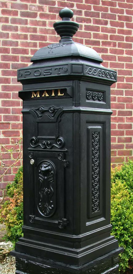 sweetiepiesnow's tweet image. Moe wrote the last chapter in a #fortnight 
His mother did read it aloud in delight
Moe's hand was so cramped 
The box wasn't stamped
Moe's mother did know that her boy was not bright 

#LimerickRhyme 
#vsshumour 
#WritingCommunity