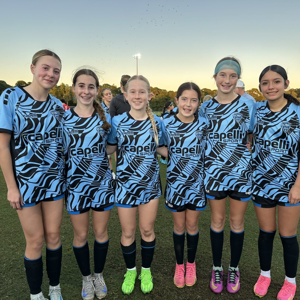 KSRushGirlsRL's tweet photo. What a fantastic start to the International Rush Cup! Outstanding showing today from our KS Rush GA players representing for @Rushselect . Every one of our athletes brought their A-game as the Midwest teams picked up wins across the board.💙🌴⚽️
@KS_RushSoccer @RushSoccer https://t.co/f7ZdNO7i7x