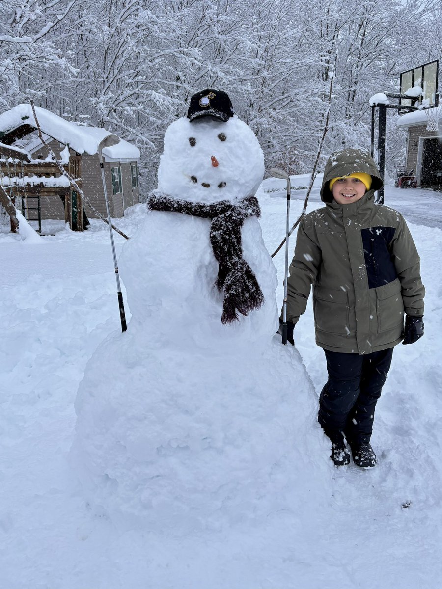 drjay52's tweet photo. Jace and Bryson “DeCham-snow” ⛳️ @b_dechambeau ⛄️⛳️🏌🏽‍♂️#Golf #BrysonDeChambeau #USOpen #Champion #Pinehurst #JaceGolf #HJGT #Snowday #NEPA #Poconos https://t.co/DYKggF165Q