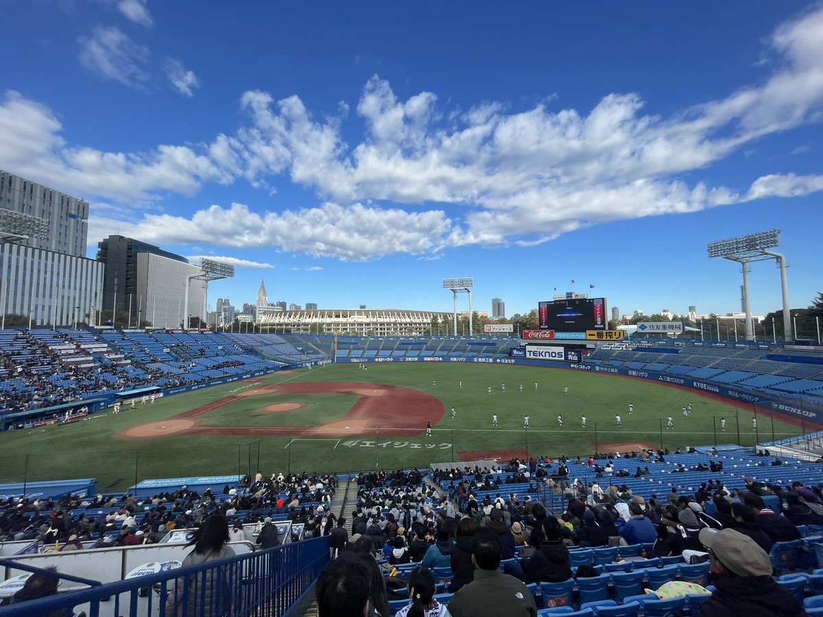 217Sm's tweet photo. 神宮球場‼️
横浜高校がんばれ🔥🔥 https://t.co/j8kJQC4CRA