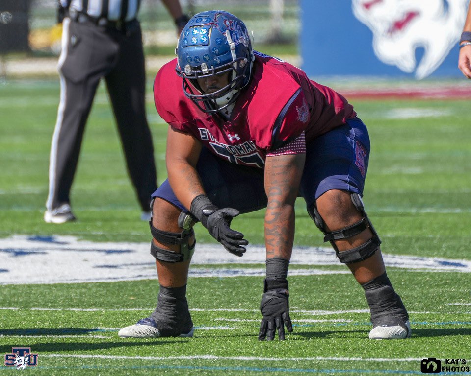 Tylerhunttiv's tweet photo. regular season ✅ , 10 weeks 0 sacks given up. https://t.co/pH7P2BjJ2p