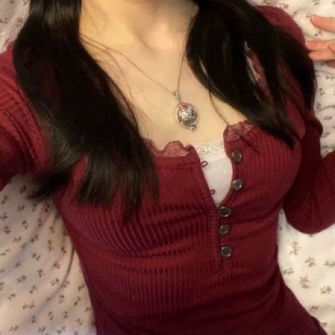 raikcals's tweet photo. i want my waist to look this perfect laying down https://t.co/TOPAUr29mH