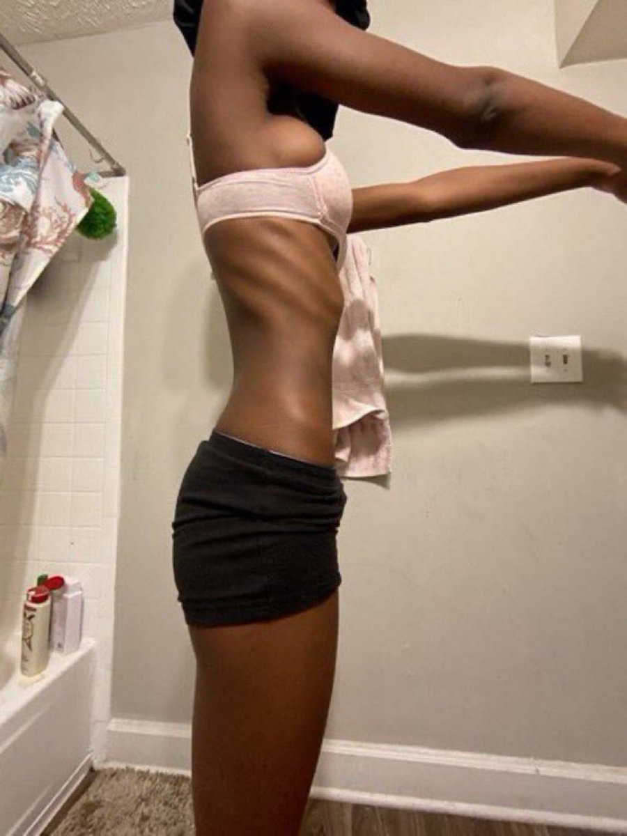 raikcals's tweet image. hoy fuck she’s so perfect