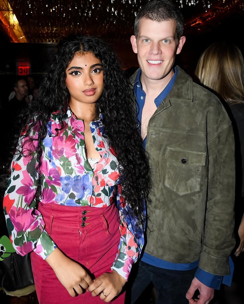 infoavantika's tweet photo. More from Avantika at the Carolina Herrera x FRAME Celebration. https://t.co/ZHLdgEP0Q9