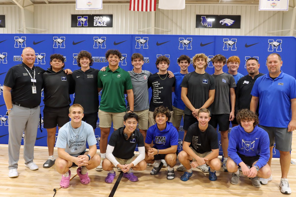 Signing day with the fam. Beyond blessed to have this opportunity.🖊️🖊️
🌪️🌪️
@coach_kaczor <a href="/rayberry_14/">Ray Berry</a> <a href="/jbhill19/">Brad Hill</a> 
<a href="/CoachBellhorn/">Todd Bellhorn</a> <a href="/CoachB_TMA_AD/">Trevor Berryhill</a>