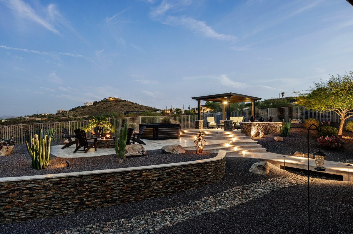 calpool's tweet image. Ready to ignite your fall evenings? 🔥Creating an outdoor space for year-round enjoyment doesn't have to include a pool. This natural Phoenix backyard creates a harmonious space for the best of outdoor living. 
#arizonaoutdoorliving #azbackyarddesign #phoenixlandscaping #calpools
