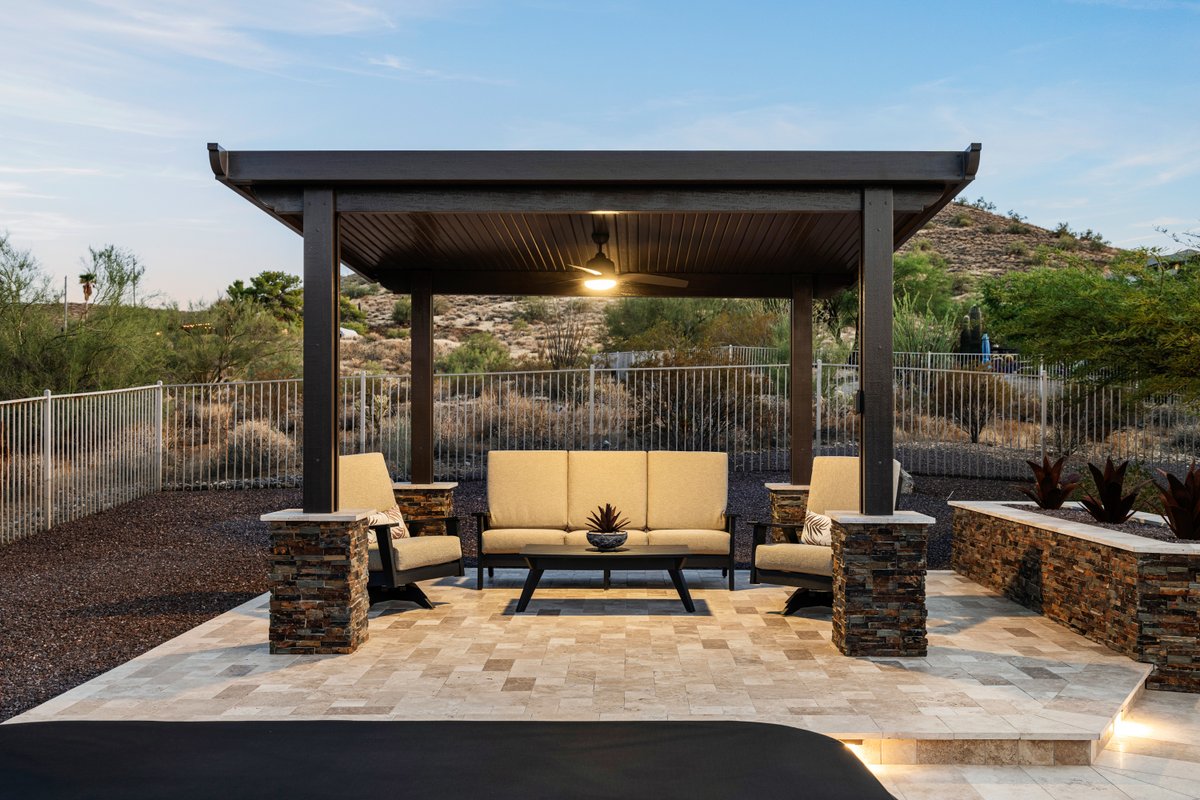 calpool's tweet image. Ready to ignite your fall evenings? 🔥Creating an outdoor space for year-round enjoyment doesn't have to include a pool. This natural Phoenix backyard creates a harmonious space for the best of outdoor living. 
#arizonaoutdoorliving #azbackyarddesign #phoenixlandscaping #calpools