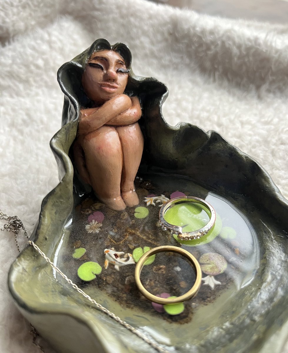 senia che tweet media