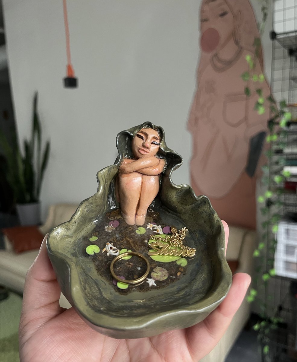 senia che tweet media