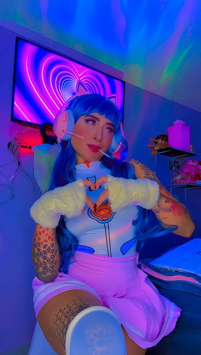 nathallyrouse's tweet photo. 𝘋𝘰 𝘺𝘰𝘶 𝘢𝘭𝘳𝘦𝘢𝘥𝘺 ��𝘰𝘭𝘭𝘰𝘸 𝘮𝘦 𝘰𝘯 𝘮𝘺 𝘰𝘵𝘩𝘦𝘳 𝘯𝘦𝘵𝘸𝘰𝘳𝘬𝘴? 𝘐 𝘩𝘢𝘷𝘦 𝘮𝘢𝘯𝘺 𝘴𝘶𝘳𝘱𝘳𝘪𝘴𝘦𝘴 𝘧𝘰𝘳 𝘺𝘰𝘶 𝘪𝘯 𝘮𝘪𝘯𝘥 💙💋

#cute #gamergirl #gamers #blue #costume #cosplay #love #FridayVibes #FridayMotivation #ViernesDeSeducción #perversion https://t.co/N7rSWJlnxX