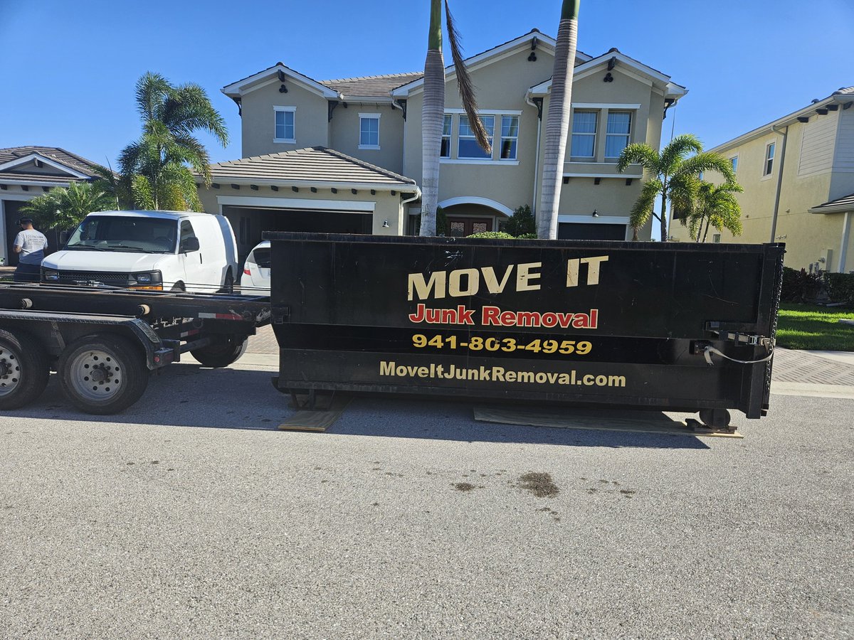 moveitjunk's tweet photo. Need a dumpster to get rid of junk trash and debris. Give us a call 

https://t.co/tihTwCmorf 
941-803-4959 https://t.co/tFH7lPh3Hs