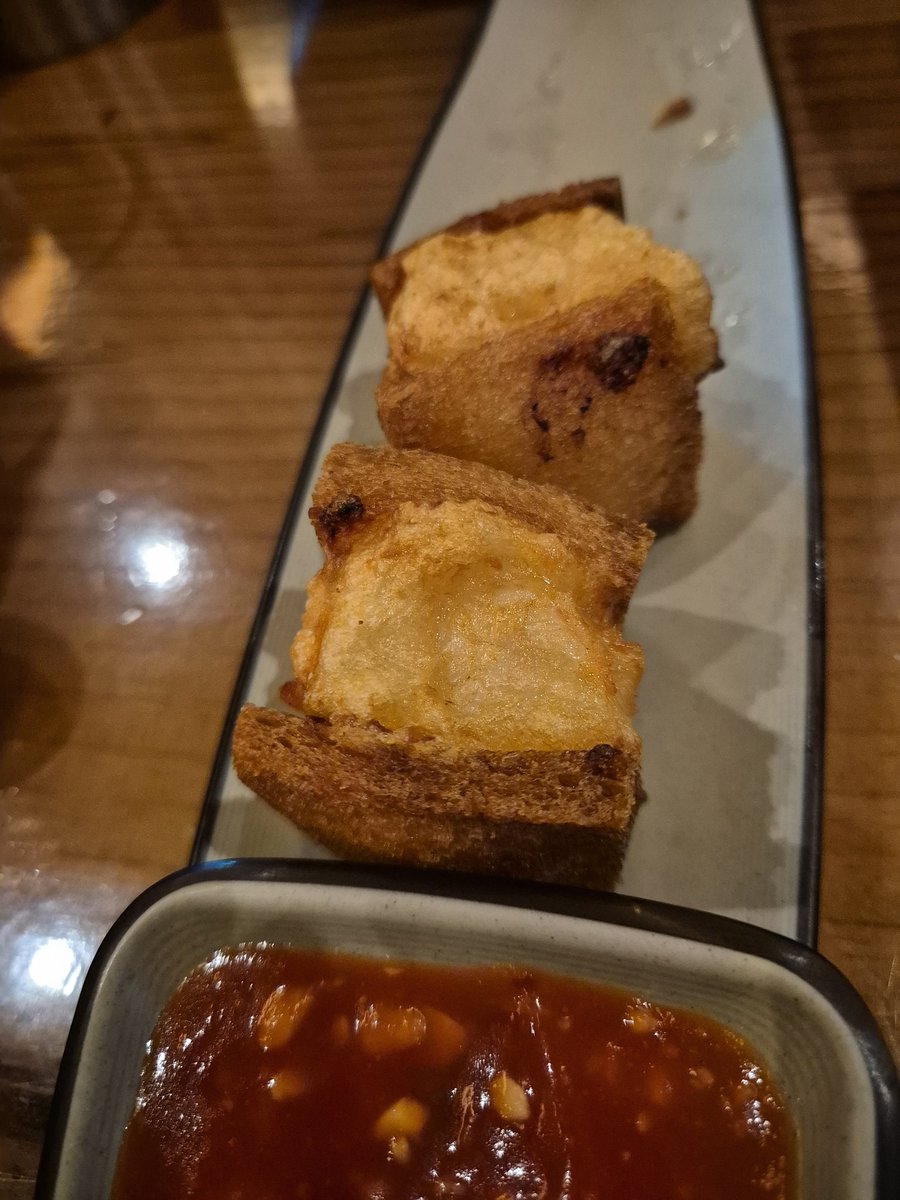 아니 나 사진 아직 안찍었는데 다 먹고있어