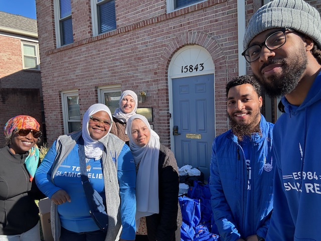AMSS, in partnership with IRUSA, distributed 360 turkeys to underserved seniors and refugee families in Montgomery County. Together, we brought joy, hope, and kindness to hundreds in need. Thank you, IRUSA, for your generous support!