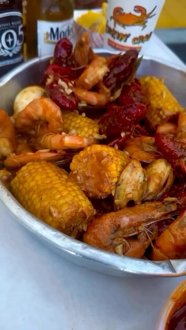 KickinCrab tweet media