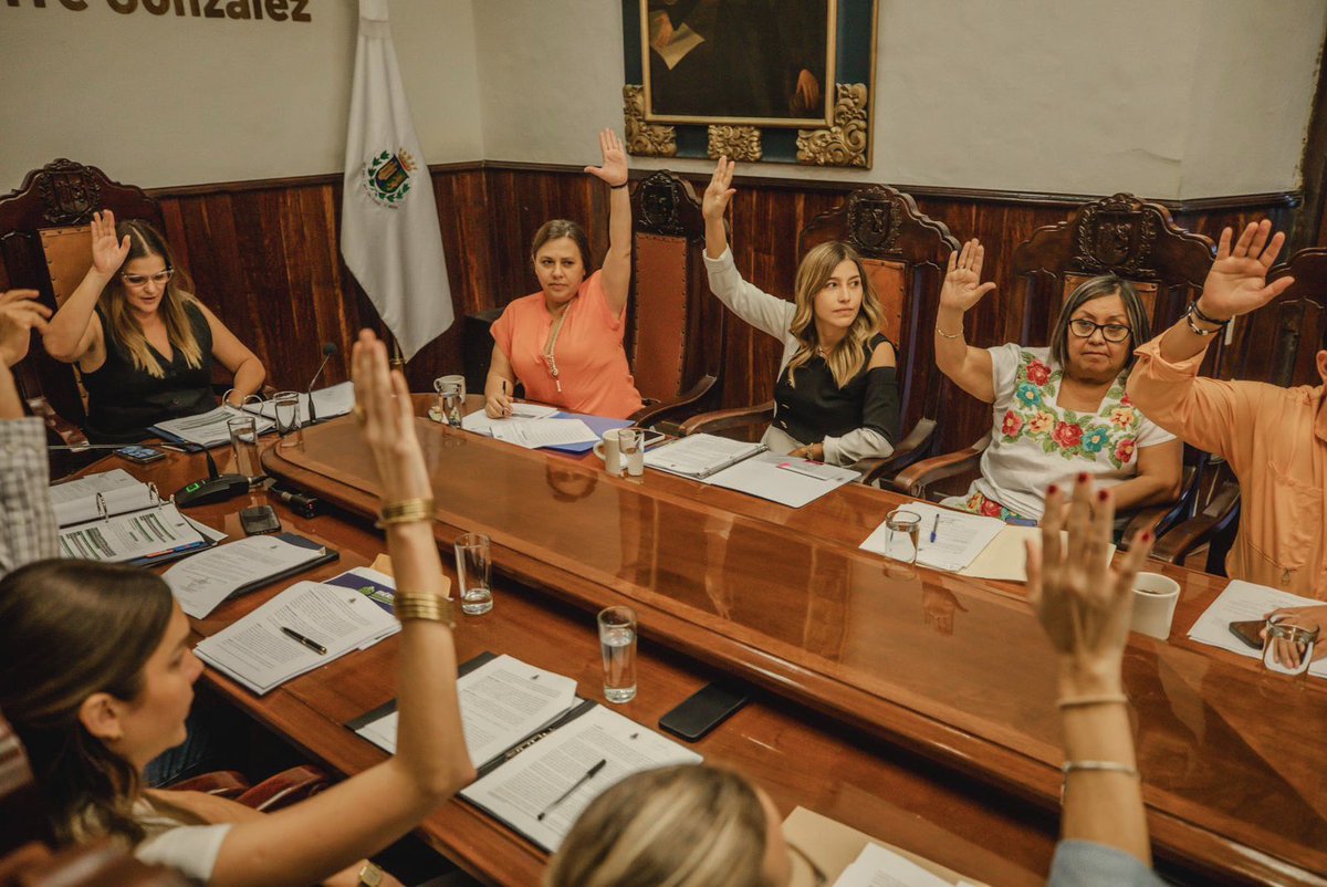 MaraCastillo22's tweet photo. En la sesión de Cabildo aprobamos la creación de la “Comisión Interinstitucional para la Prevención y Erradicación del Trabajo Infantil en el Municipio de Mérida, Yucatán”, para lograr infancias más seguras respetando sus derechos. 👧🏻🧒🏻

#MéridaContigoEsMejor https://t.co/F5M5mxtLTI