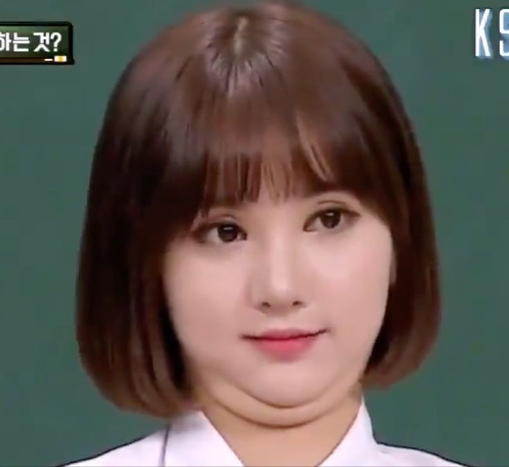 suastamita's tweet photo. @TamagoPost ⠀ 
Andrea, 1997.
Punya dua dagu.
Calon kawan, punya berapa?
⠀ https://t.co/LLmsXaqjtE