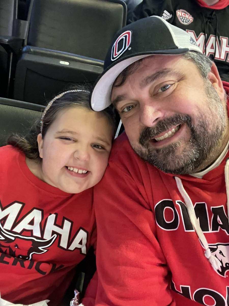 BHSBoerma's tweet photo. @UNOmaha @OmahaHKY #omahahky It’s hockey night in Omaha! Nothing better. Go Mavs! https://t.co/3nTVbvptV9
