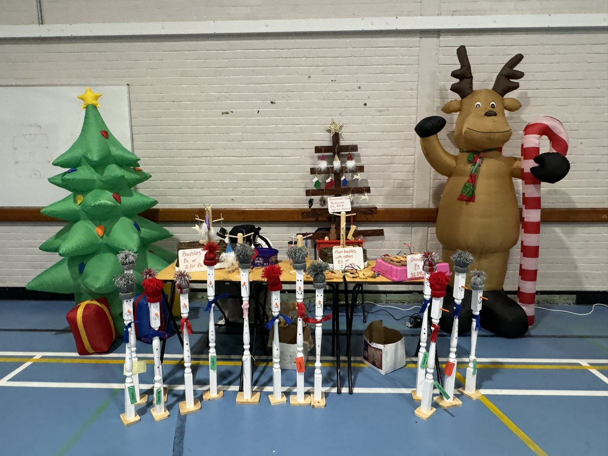 brannock_tech's tweet image. Successful @brannock_high Christmas fayre.  Massive congratulations to pupils, their handmade gifts went down a treat. Using recycled materials thanks to eco committee for donations.