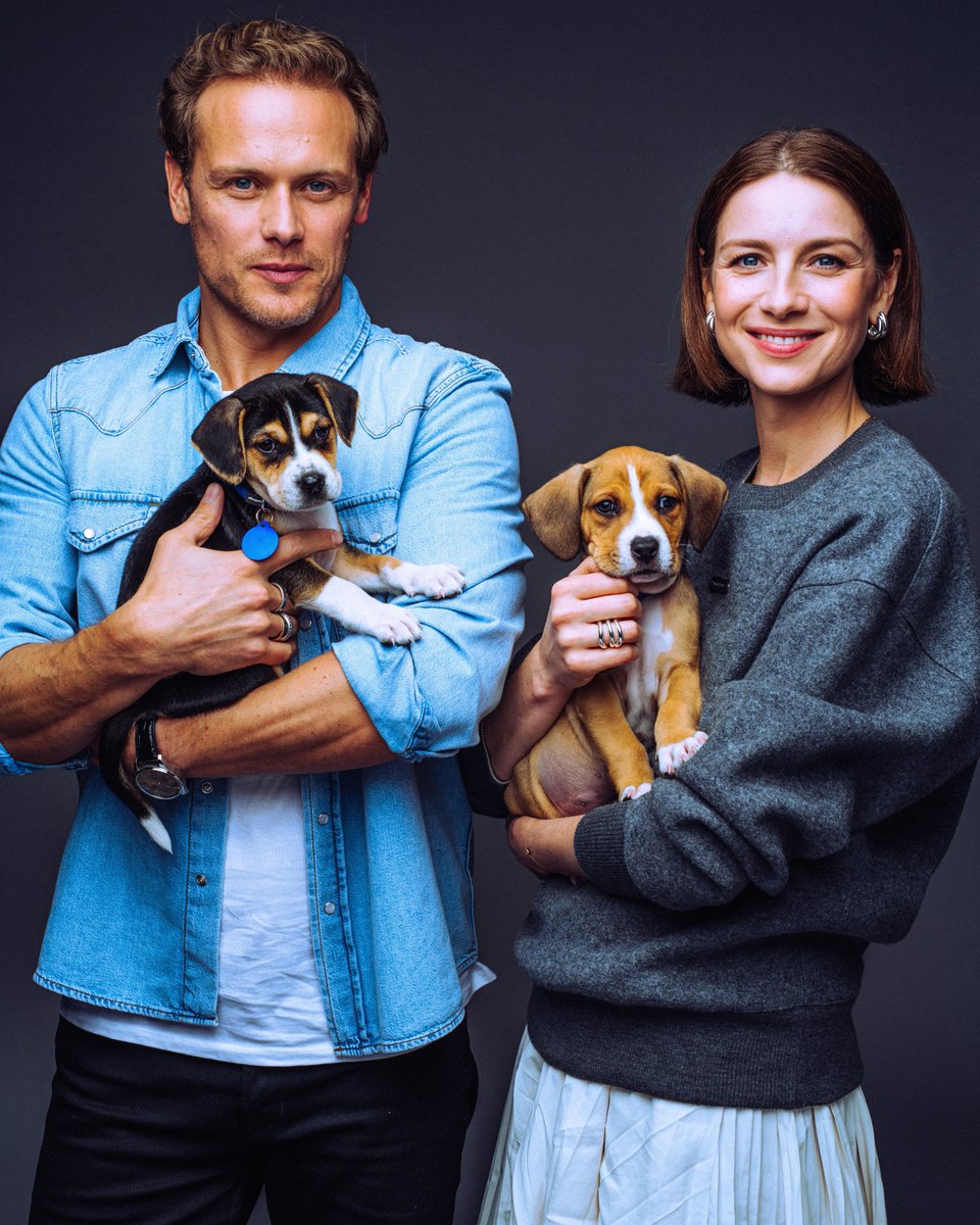 BuzzFeedCeleb's tweet photo. @Outlander_STARZ stans, Sam Heughan and Caitríona Balfe joined us to play with these adorable bundles of joy to celebrate the return of “Outlander” Season 7‼️Watch the full puppy interview HERE: https://t.co/ay9hKyl1Dp https://t.co/ec4DhAFlvl