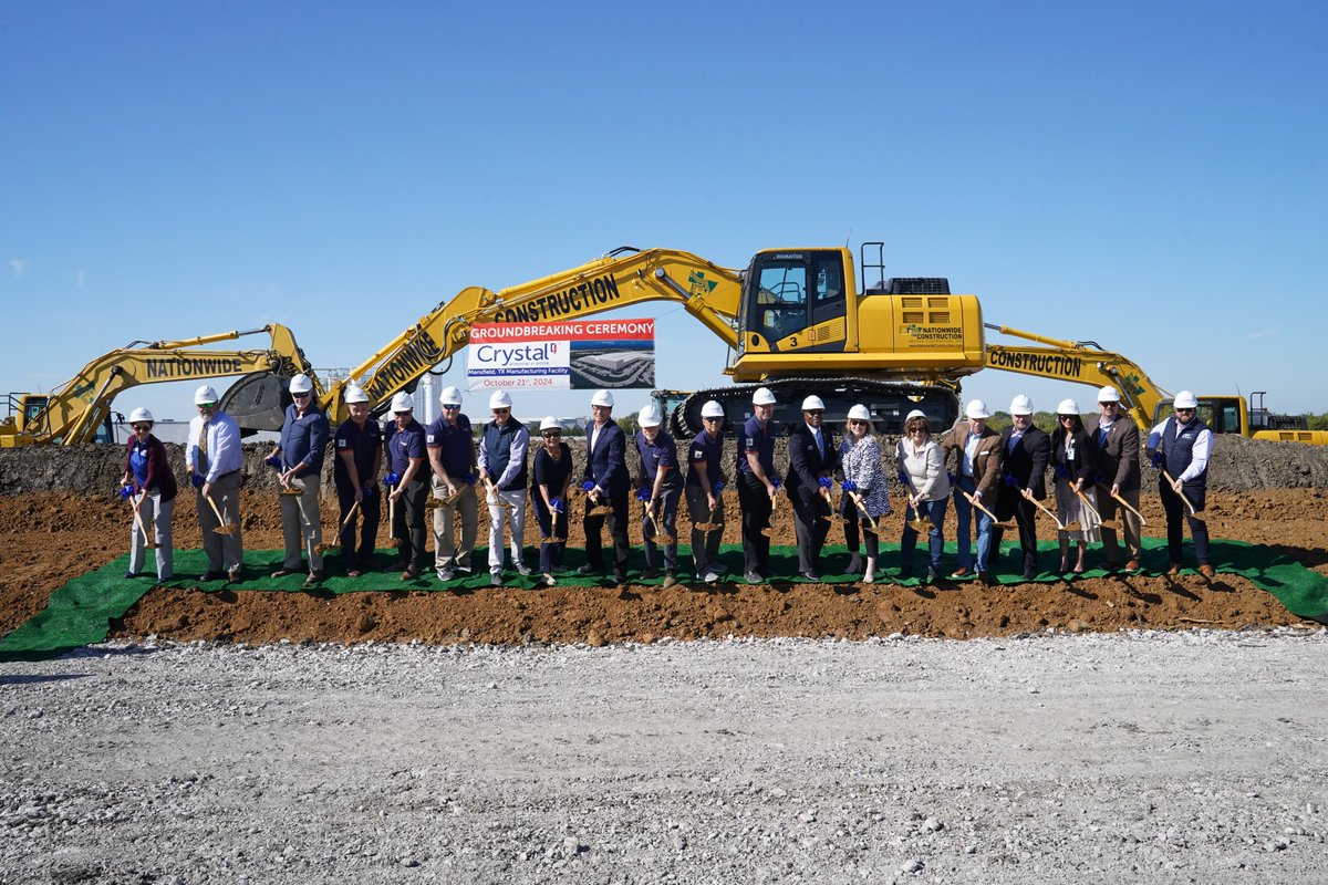 DoorCrystal's tweet image. We’re thrilled to announce the groundbreaking of our brand-new manufacturing facility in Mansfield, TX. This expansion marks a big step forward in our commitment to delivering custom, made-to-order windows to fit every budget.

#CrystalWindows