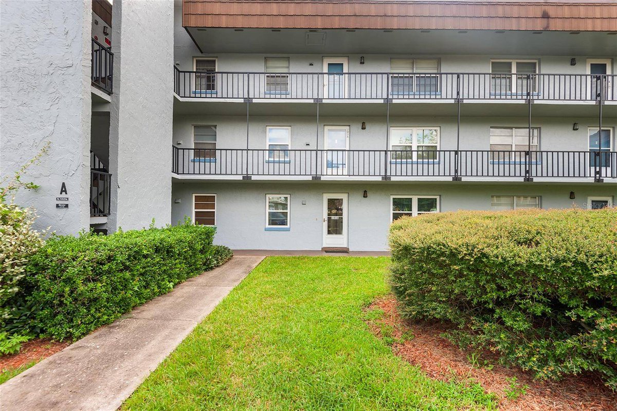 Whitney__Marie's tweet photo. 333 LAKE HOWARD DR NW #103A, Winter Haven, FL 33880 just hit the market! ONLY $129,000 and LAKEFRONT!
Take a look at this awesome space: https://t.co/AjUYvapLxF https://t.co/mBFEX6xOSE