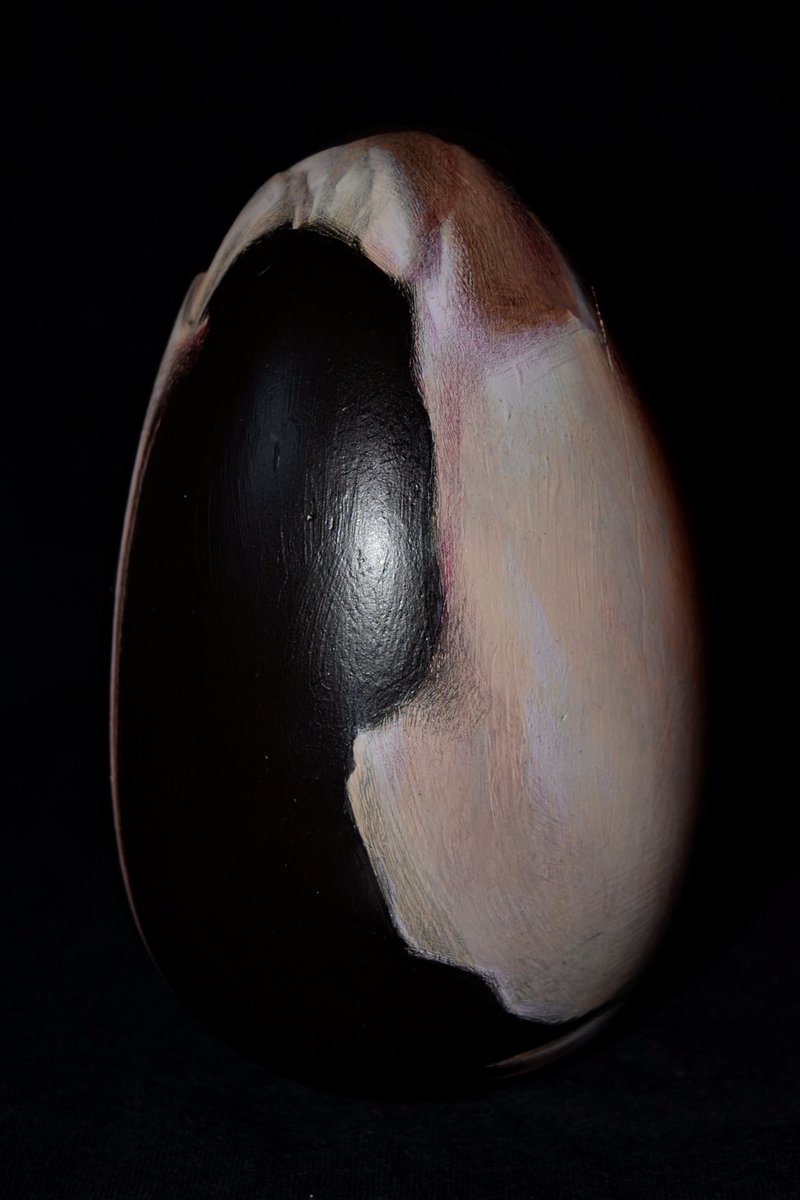 commission artwork 

16 cm wooden egg, acrylic gesso, acrylic paints, watercolor pencils, acrylic matte varnish 

#artbase #SURREALISM #commission