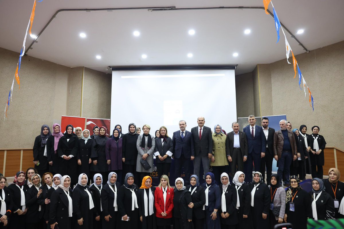 akkadinizmit41's tweet photo. İl Kadın Kolları Başkanımız @yyaseminozdemir’in öncülüğünde Gölcük ilçemizde gerçekleşen İlçe Kadın Kolları Kongremizde yeni dönemde göreve gelen Mehveş Yorulmaz başkanımıza ve yönetimine başarılar dileriz.

@aysekesir 
@erkankandemir 
@SahinTalus https://t.co/qwsEFNTgo6