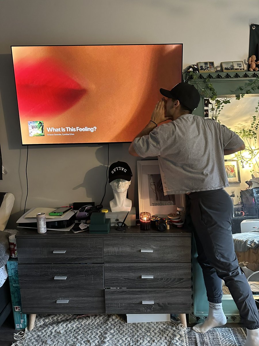 timoleon tweet media