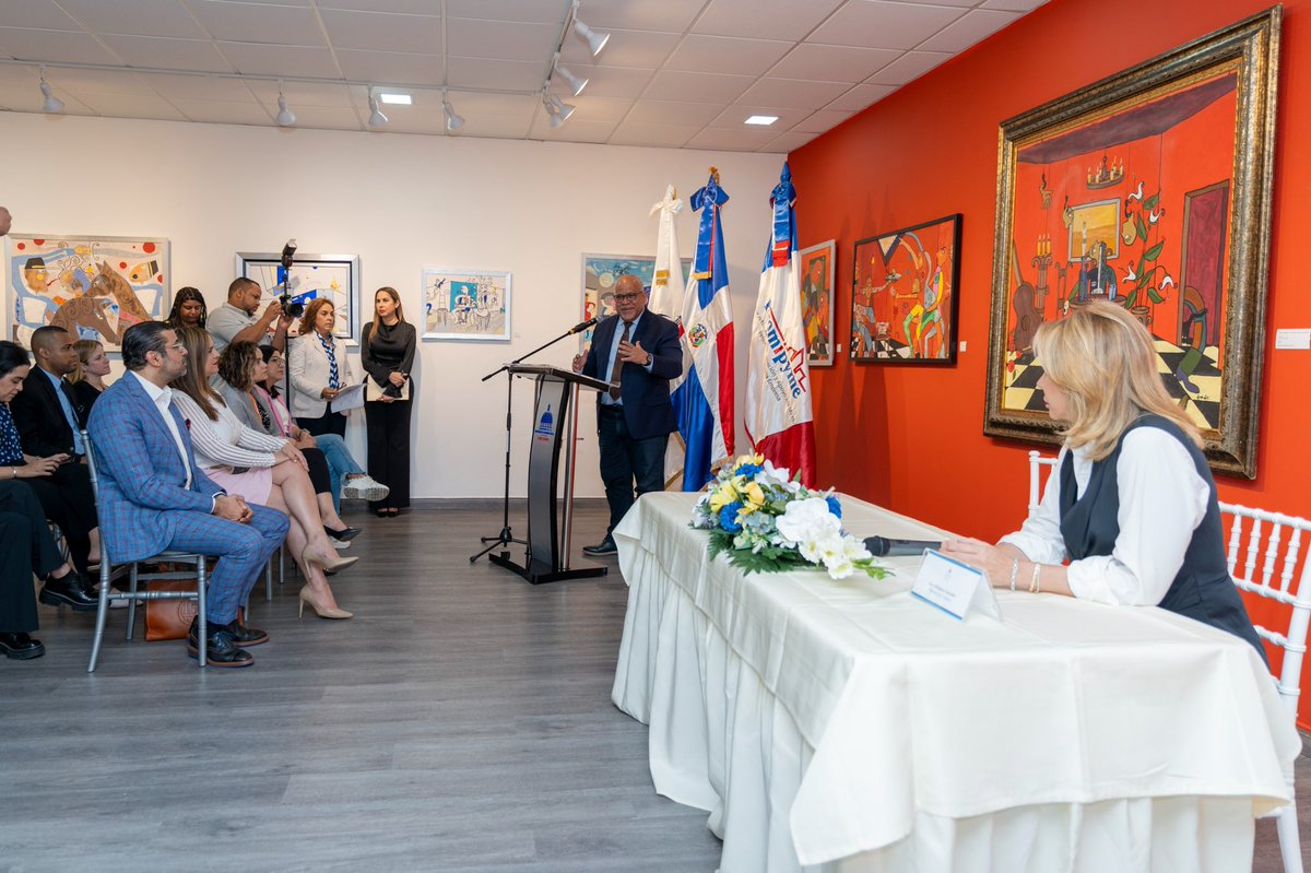 #PromipymeRD y el @miculturard disponen de💰RD$ 500 millones de pesos! Con importantes facilidades como, 3 meses de gracia, iniciativa destinada a impulsar y fortalecer las industrias creativas y culturales en la República Dominicana.