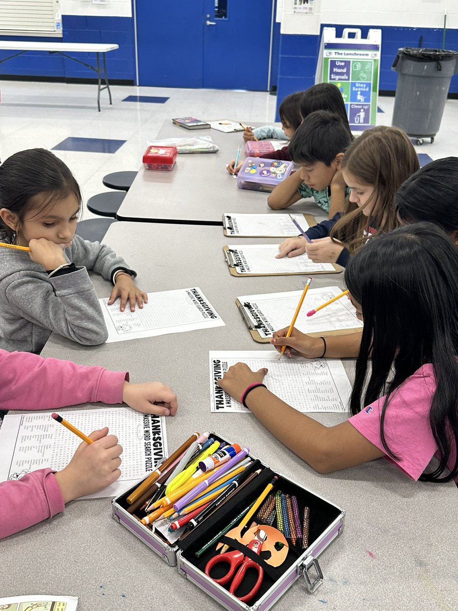 KnutsonClass's tweet photo. Third Grade Fun! @MrsEder3 @DahmClass3 @alitaylor3rd @MissDrufke https://t.co/mOfxjrNjDA