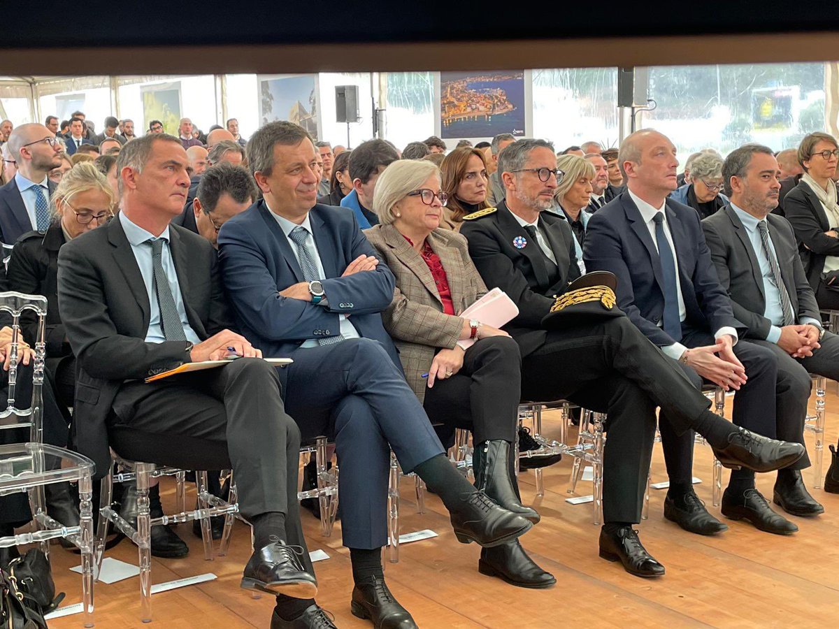 1ère pierre Centrale du Ricantu EDF alimentée au biocarburant.
Choix co-construit, inclu dans notre stratégie d’autonomie énergétique à 2050 :
-Ouverture fin 2027
-Sécurisation de l’approvisionnement
-Fermeture du Vazziu
-Renforcement des ENR
-Retombées éco et sociales optimisées