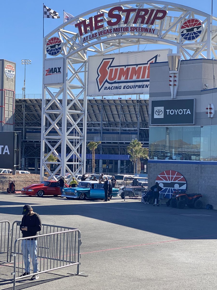 thatjustfigures's tweet photo. If you like fast cars but don’t want to deal with F1 BS on The Strip, Street Car Super Nationals is happening at the @LVMotorSpeedway . More fun IMO https://t.co/BLdlPMTaga