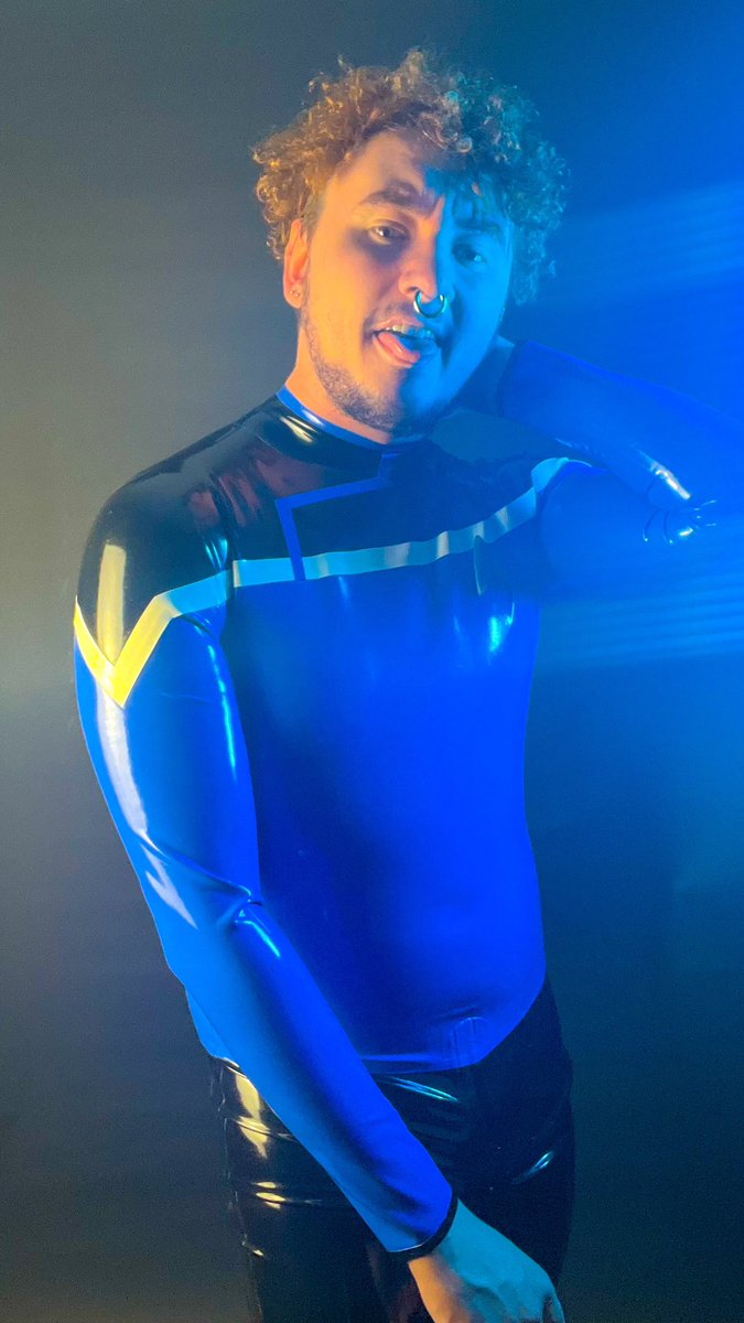 SpacePupSilver's tweet photo. I am a huge (horny) nerd https://t.co/3qE5qm3Uzr