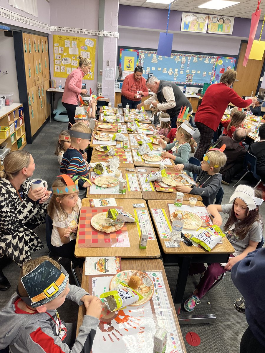 The Kindergarten Thanksgiving Feast is under way!