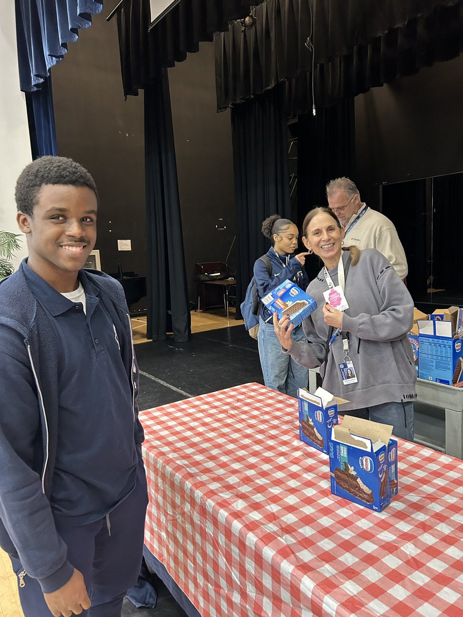 atmsenior's tweet photo. Pancakes for Principal Honor Roll and ice cream party during lunch for Sharks with Perfect Attendance! What a way to end the week before Thanksgiving week-long break. Grateful for you all #GoSharks🦈 https://t.co/0zFZHQ9aCW