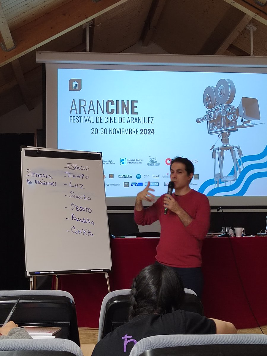Más que interesante y participativo Taller de guion en el Festival de Cine de Aranjuez #Arancine con <a href="/DiegoSabanes/">Diego Sabanés</a>, en el maravilloso edificio del Cuartel de Pavía de la Universidad Rey Juan Carlos <a href="/urjc/">URJC</a>.