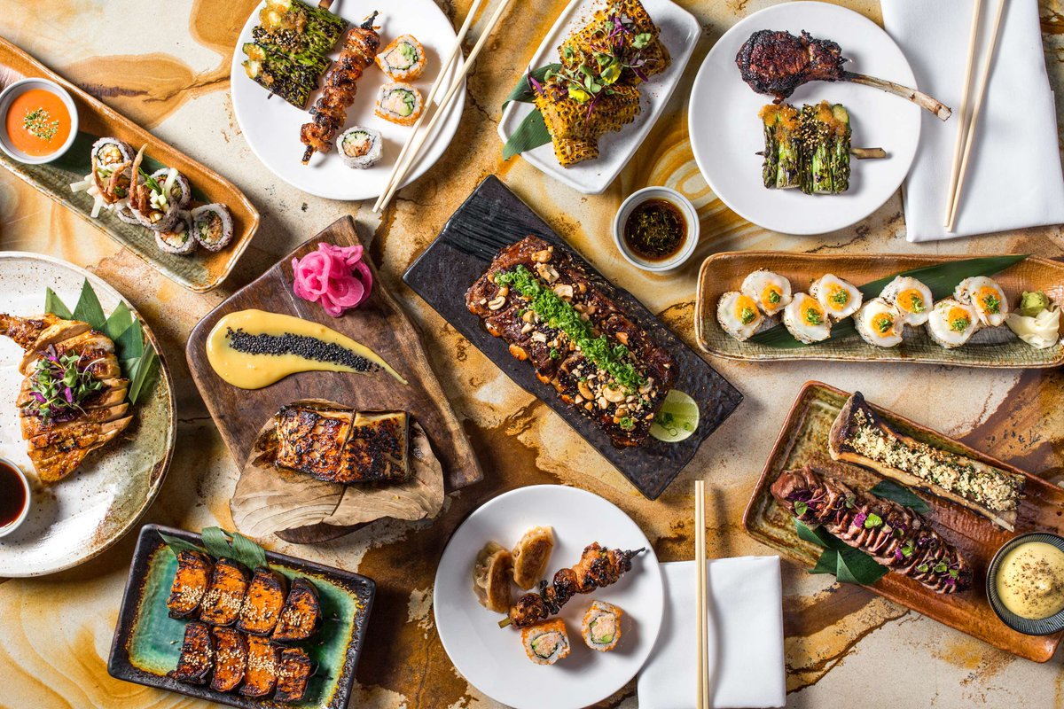 A stress-free Thanksgiving starts with our Heat &amp; Serve Take-Home Kits. Designed to serve 4, the menu includes premium items like Prime Rib-eye, truffle Mashed Potatoes and a bottle from MacRostie Winery. 🥡🍷 Order by location through Tock here: rokaakor.com