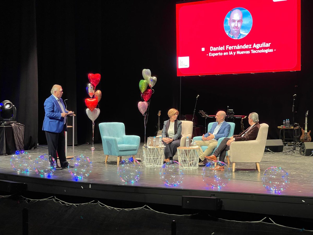 AytoHerencia's tweet image. 👉 Susana Ruiz, Daniel Fernández Aguilar y Miguel Sosa, grandes expertos que compartieron su experiencia y nos ayudaron a desarrollar habilidades de liderazgo.

#lideres2024 #herencia