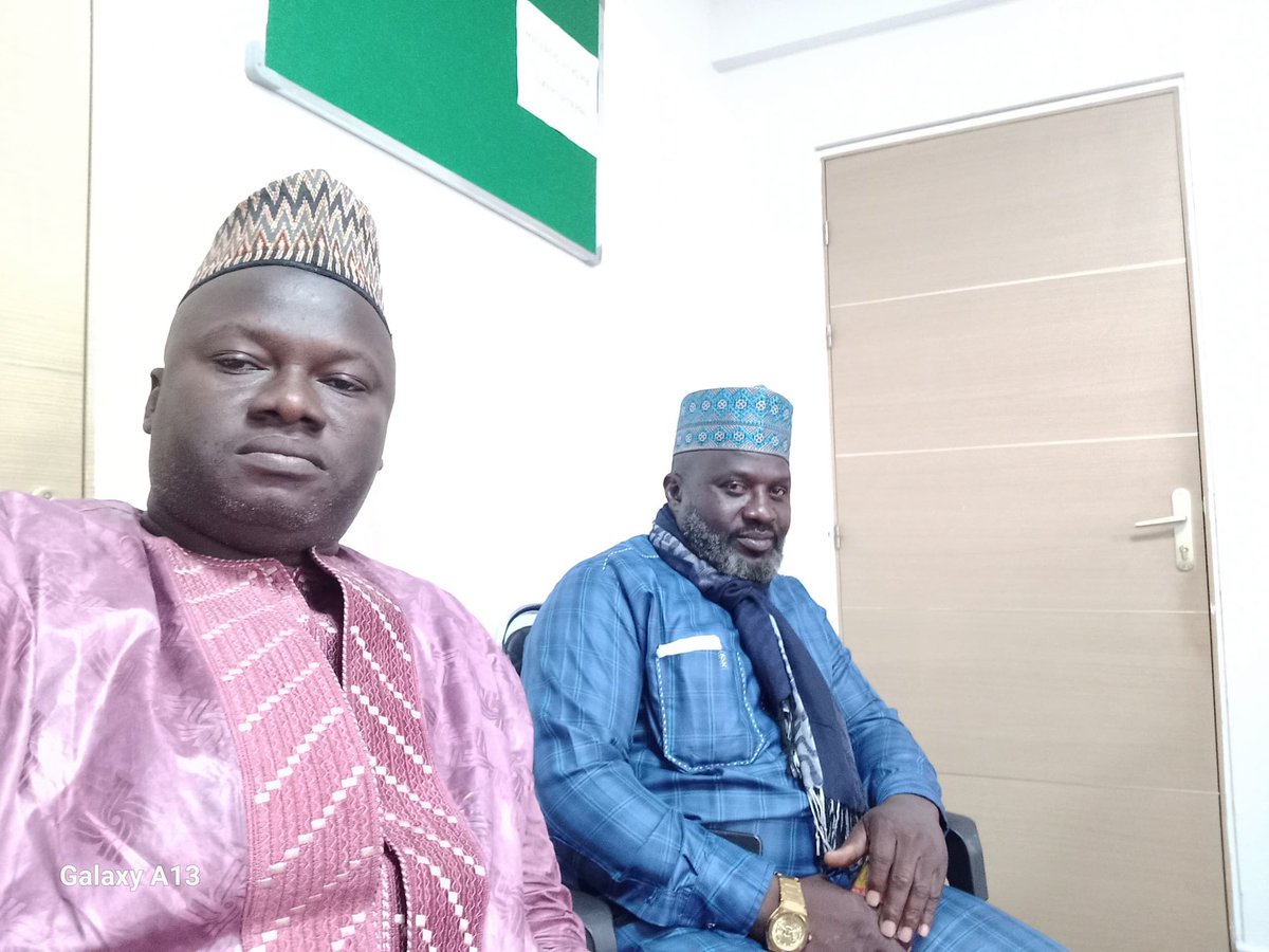 Gando444's tweet image. Mes vifs remerciements à mes chers frères de l’association des lauréats 2005 pour la visite de courtoisie qui témoigne de la fraternité et l’amitié construites au fil des ans. Que Dieu nous garde et nous guide sur le droit chemin.