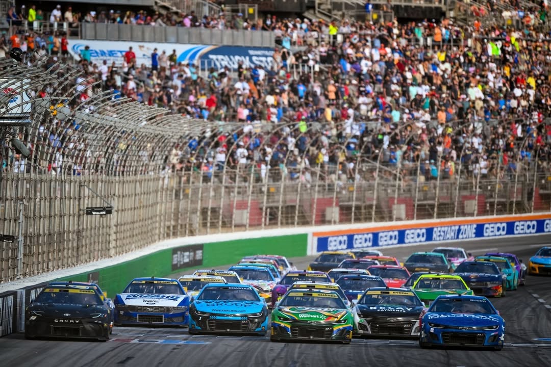 QuakerState's tweet image. #FlashbackFriday to the intense battles and unforgettable moments of the #QuakerState400 at @ATLMotorSpdwy. #EnergizeYourEngine