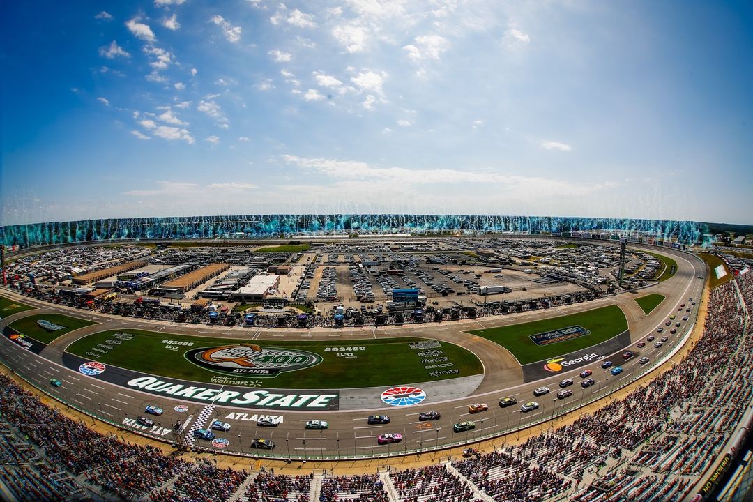 QuakerStateCA's tweet image. #FlashbackFriday to the intense battles and unforgettable moments of the #QuakerState400 at @ATLMotorSpdwy. #EnergizeYourEngine

#SouvenirDuVendredi Les batailles intenses et les moments inoubliables de la #QuakerState400 à @ATLMotorSpdwy. #EnergisezVotreMoteur