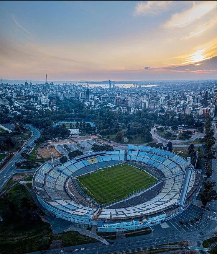 skzckles's tweet photo. dalee me vas a decir que te vas a perder de hacer un concierto en el estadio más lindo e histórico de todos?

#SKZenUruguay #dominATE_Uruguay #UruguayNeedSKZ 
@AMproductora @LiveNation @LiveNationKpop @Stray_Kids
@Canal4_UY @Subrayado @TelenocheUy @TelemundoUy @studiopav_latam https://t.co/lv1N4XX6qh