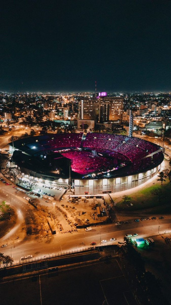 skzckles's tweet photo. dalee me vas a decir que te vas a perder de hacer un concierto en el estadio más lindo e histórico de todos?

#SKZenUruguay #dominATE_Uruguay #UruguayNeedSKZ 
@AMproductora @LiveNation @LiveNationKpop @Stray_Kids
@Canal4_UY @Subrayado @TelenocheUy @TelemundoUy @studiopav_latam https://t.co/lv1N4XX6qh