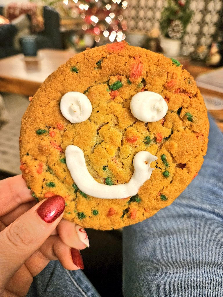 Have you picked up your smile cookie from <a href="/TimHortons/">Tim Hortons</a> yet? I made sure to grab mine!...Or if I'm being honest I've had a few this week 😉🍪💚 <a href="/GreenShirtDay/">Green Shirt Day</a> #yql #smilecookie #Lethbridge