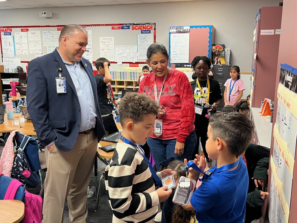 katyisd's tweet photo. The 'Dr. G Visits Me' tour is still going strong! Recently, Superintendent Dr. Gregorski had the opportunity to visit Jenks, King, and Winborn Elementary Schools to witness the amazing work happening at these campuses firsthand. https://t.co/39uPctHDbZ