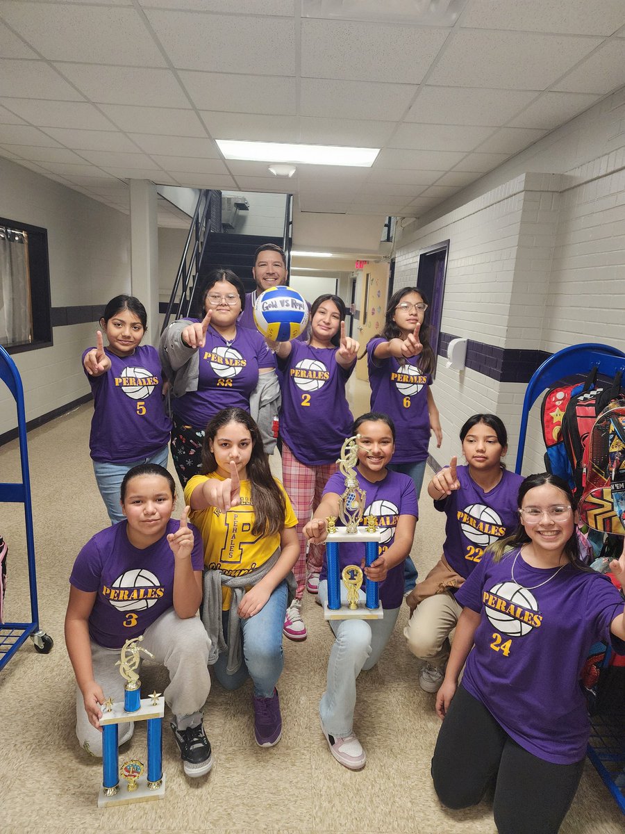 BeaLoMacias's tweet photo. Busy day @PeralesESchool! Roadrunner Rally recognized our classroom leaders and celebrated our Championship winners as well! Teachers in PJs today to kick off a well deserved Thanksgiving break! 🏆💜🏅 https://t.co/bBIbPPQXpM
