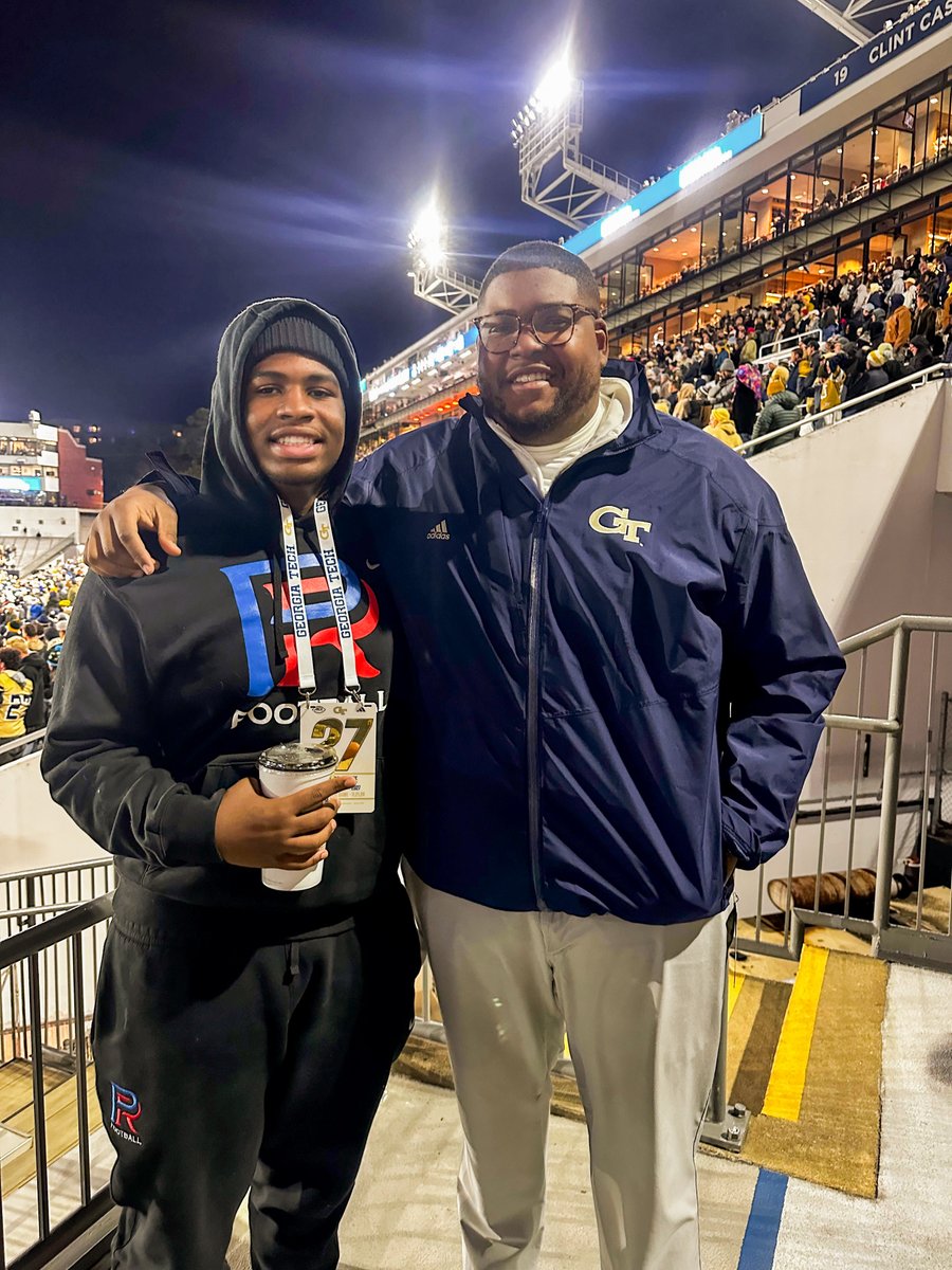 D1_Renzo27's tweet image. What an incredible game day visit @GeorgiaTech last night! ππ Thrilled to witness an awesome win. Congrats on capping off an undefeated home season. Thanks again for the invite Coach @corypeoples @coacherrinjoe.
I really enjoyed getting a chance to chat with you @WScissumβ¦
