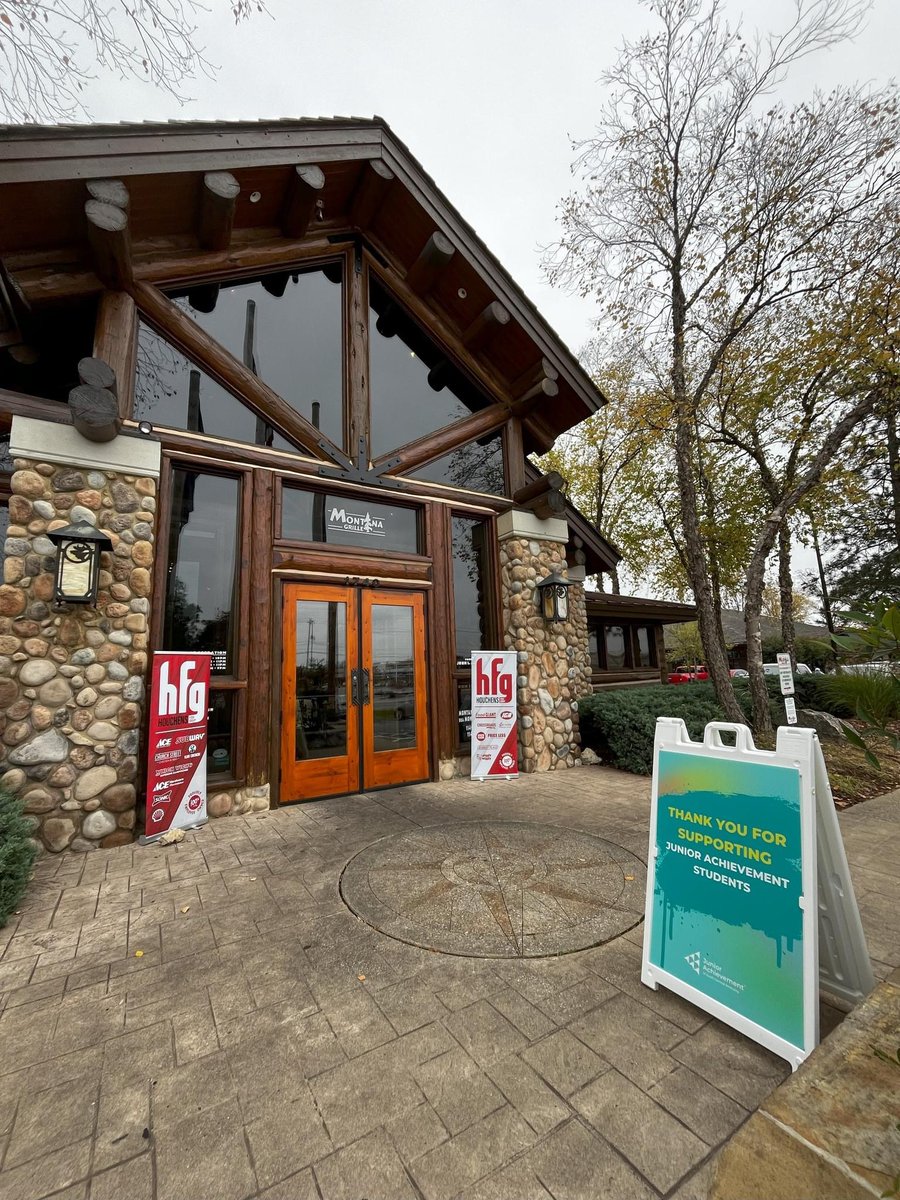 Last week, members of our QSR team volunteered at Montana Grill's Annual Chili &amp; Cheese &amp; Community Celebration. Presented by ELPO Law to benefit Junior Achievement, our team helped prepare and distribute presold meals.

#HouchensCares #HouchensHappenings