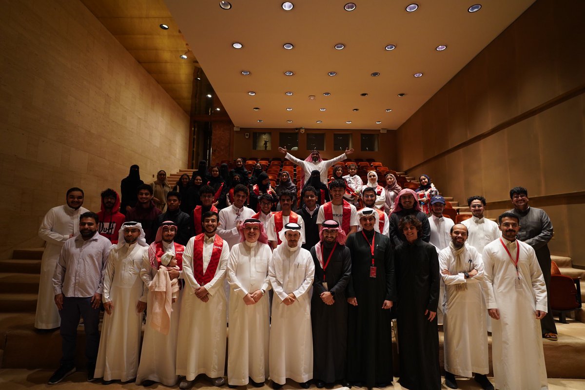 KFUPM_DBEC's tweet photo. لقطات #عمَروها ليوم الجمعه🤍❤️

شكرا لكل ضيوفنا المبدعين والملهمين الي اعطونا من خبراتهم الكثير🎨❤️

وشكرا لكل من شاركنا الحضور خلال الثلاث ايام من المعرض 🌟❤️. https://t.co/WrSpljgP5y