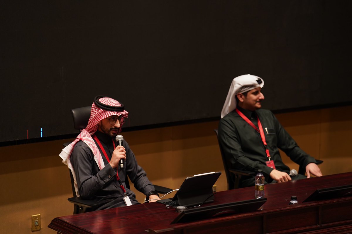 KFUPM_DBEC's tweet photo. لقطات #عمَروها ليوم الجمعه🤍❤️

شكرا لكل ضيوفنا المبدعين والملهمين الي اعطونا من خبراتهم الكثير🎨❤️

وشكرا لكل من شاركنا الحضور خلال الثلاث ايام من المعرض 🌟❤️. https://t.co/WrSpljgP5y